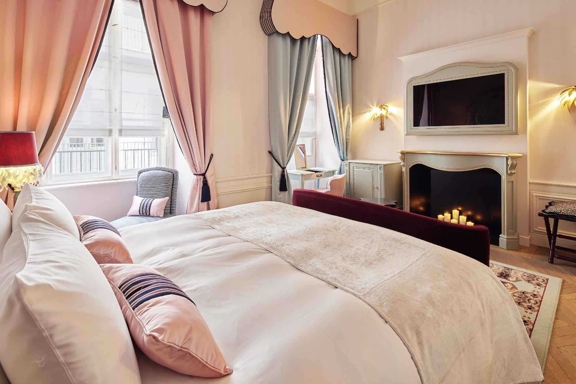 The Leo Grand Hotel Vienna Exterior photo A bedroom at the hotel