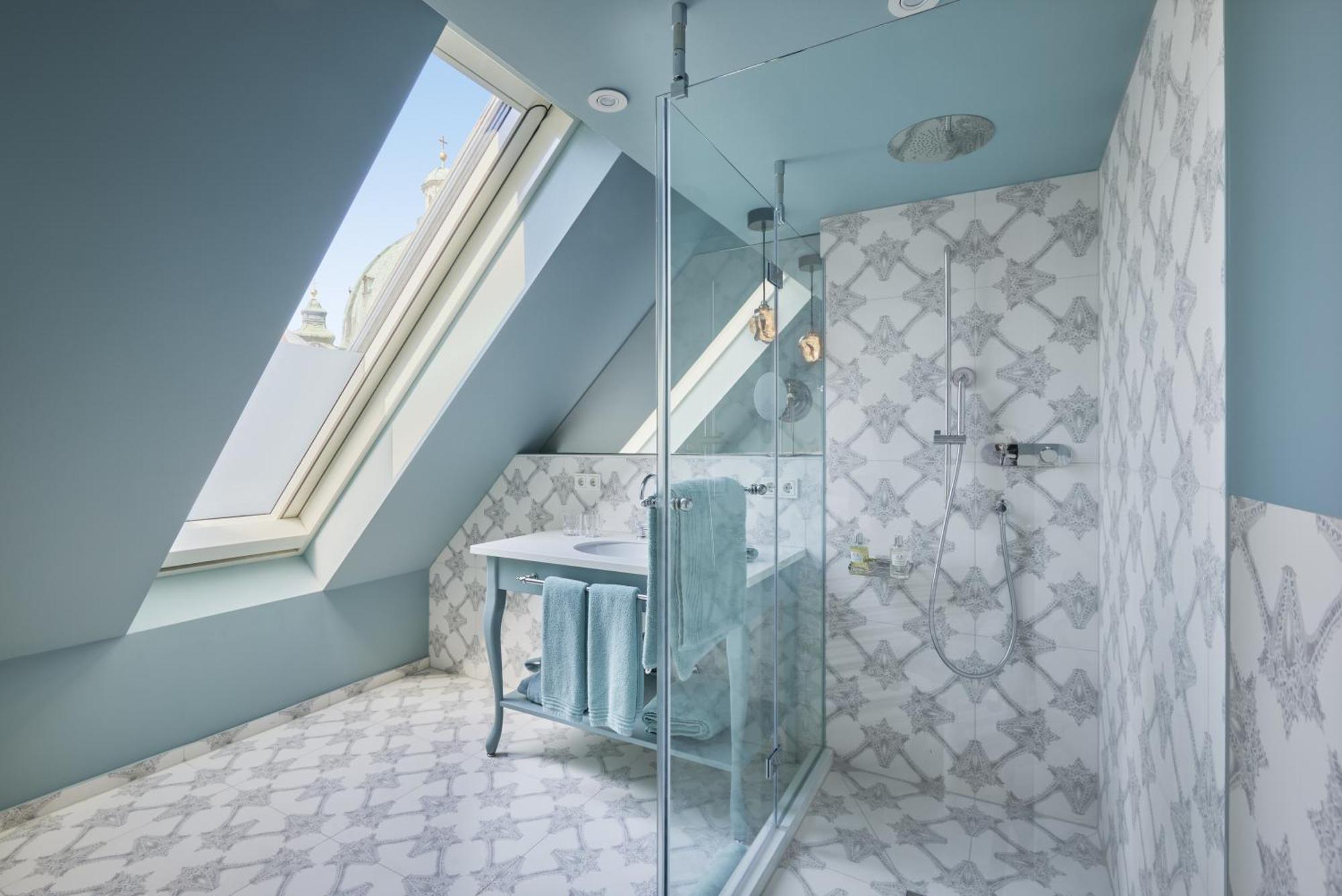 The Leo Grand Hotel Vienna Exterior photo Bathroom
