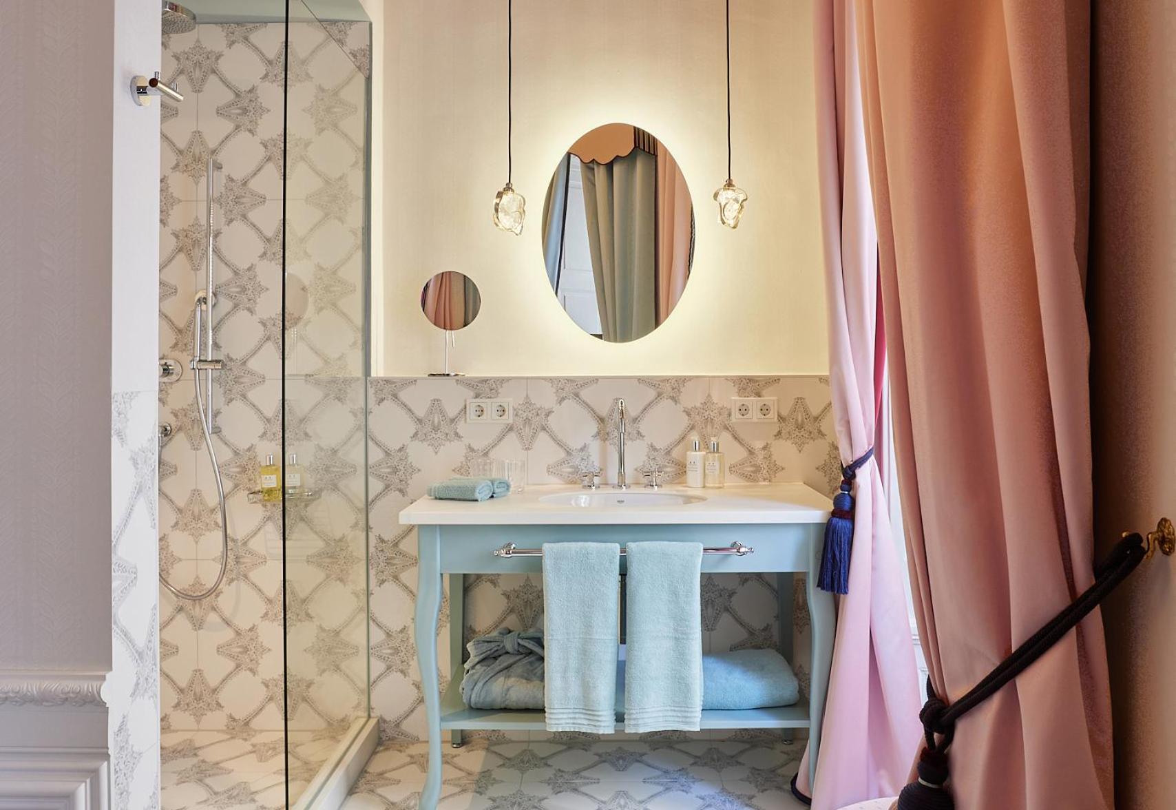 The Leo Grand Hotel Vienna Exterior photo Bathroom